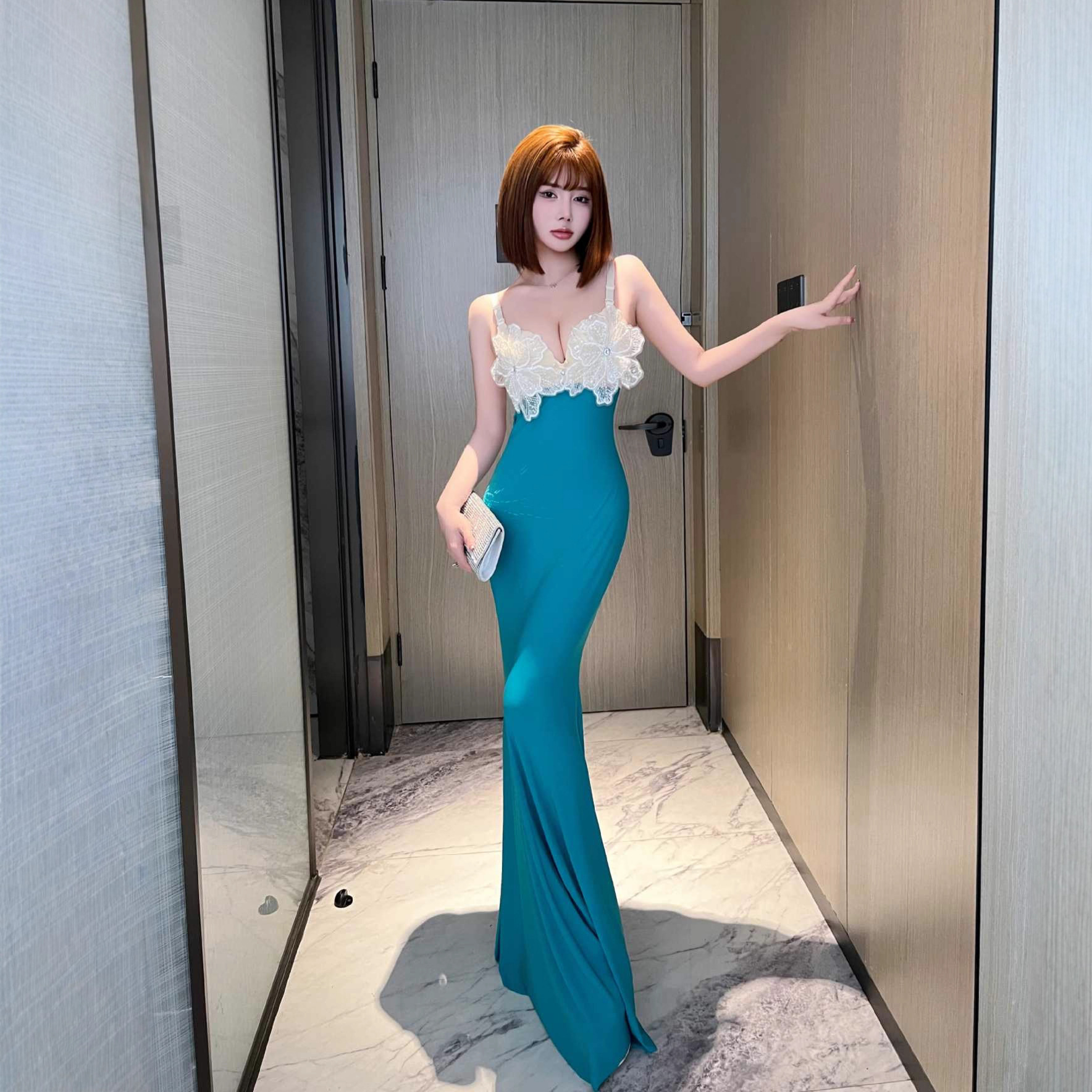 夜场吊带长礼服自带聚拢胸罩露胸显瘦连衣裙桑拿技师工装走秀裙女