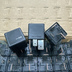 80A大宽脚70A大功率继电器风扇空调启动继电器 全新tyco大宽脚12V