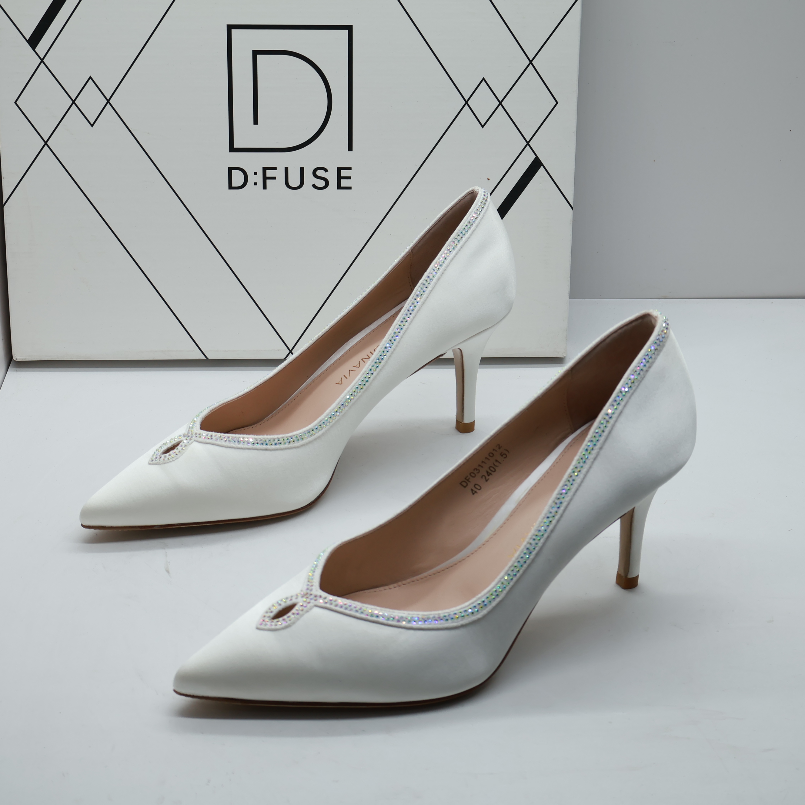 D:FUSE/迪芙斯撤柜春季丝绸浅口水钻高跟婚鞋一脚蹬尖头女单鞋潮