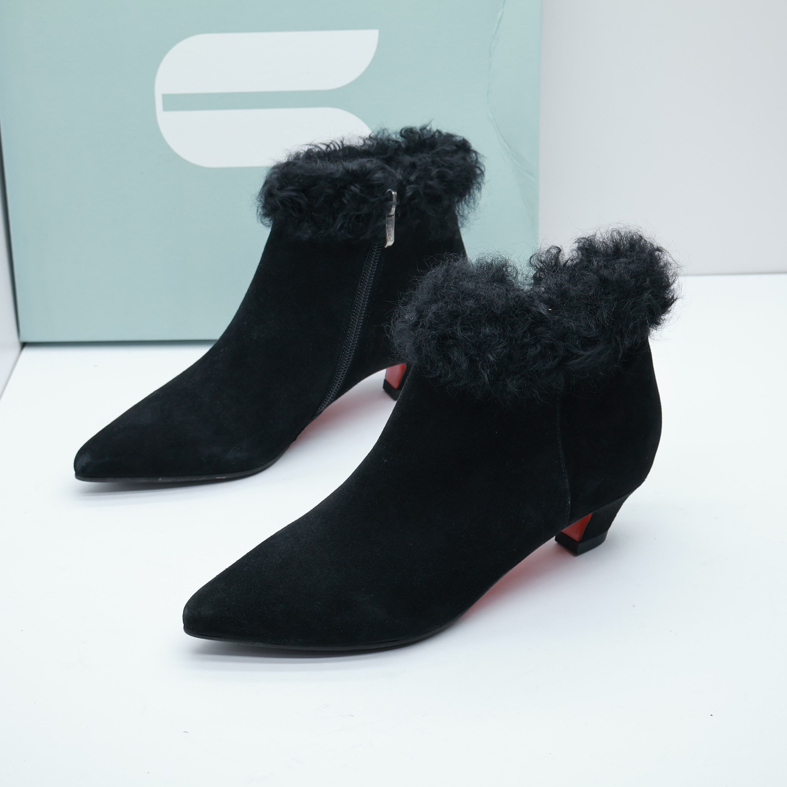 百田森断码撤柜秋季真皮兔毛尖头女短靴中跟侧拉链通勤优雅时装靴