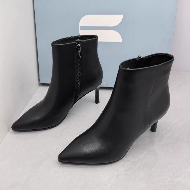 Comely康莉撤柜断码秋季真皮时装靴尖头细高跟侧拉链短靴女瘦瘦靴