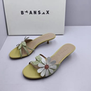 真皮时尚 Biansix便鞋 撤柜23夏季 式 花朵拼色一字拖甜美中跟拖鞋