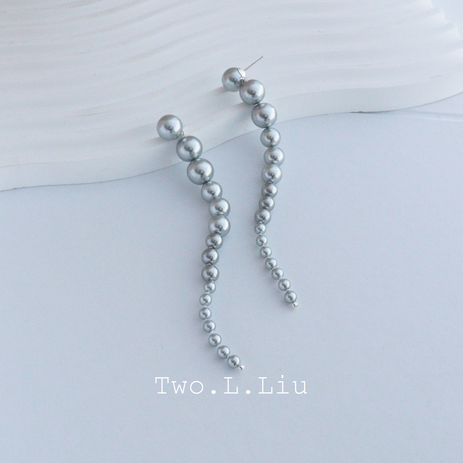 真多麻灰冷淡风施家水晶珠耳环