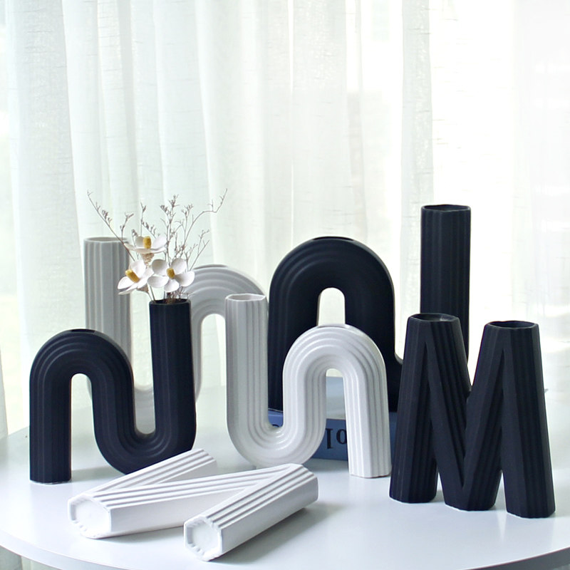 字母陶瓷花瓶艺术摆件家居装饰品简约现代学生书房客厅咖啡厅摆设