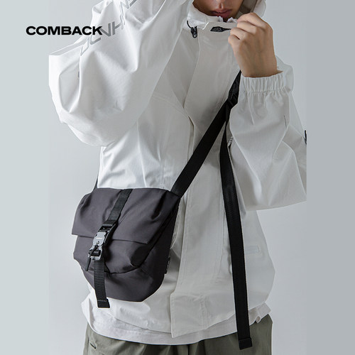 COMBACK潮流斜挎包男士