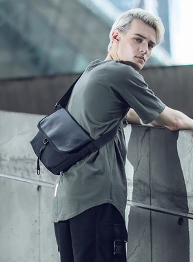 COMBACK潮牌斜挎单肩包 休闲潮男嘻哈学生运动书包国潮小挎包