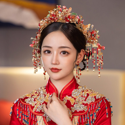 新款新娘中式秀禾服头饰套装简单大气奢华龙凤褂凤冠婚礼跟妆饰品