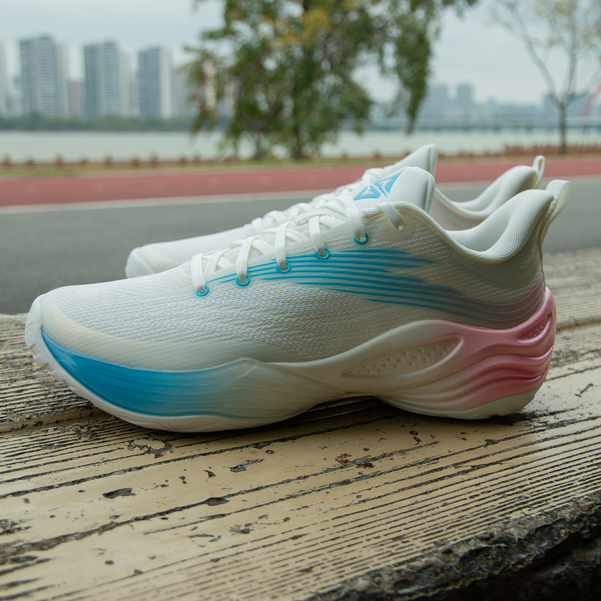 安踏天际3水泥克星低帮篮球鞋