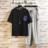 黑色