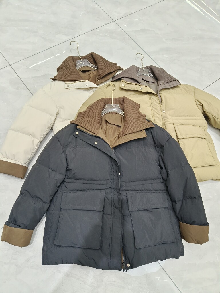 2025冬新款复古英伦风大口袋撞色羽绒服女中长款宽松减龄抽绳外套
