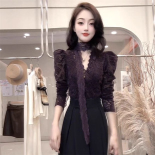 2026秋季气质挂脖镂空V领蕾丝衫长袖T恤女气质修身显瘦百搭上衣女