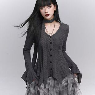 喇叭袖设计感针织V领长袖T恤女秋季新款显瘦轻薄防晒罩衫上衣