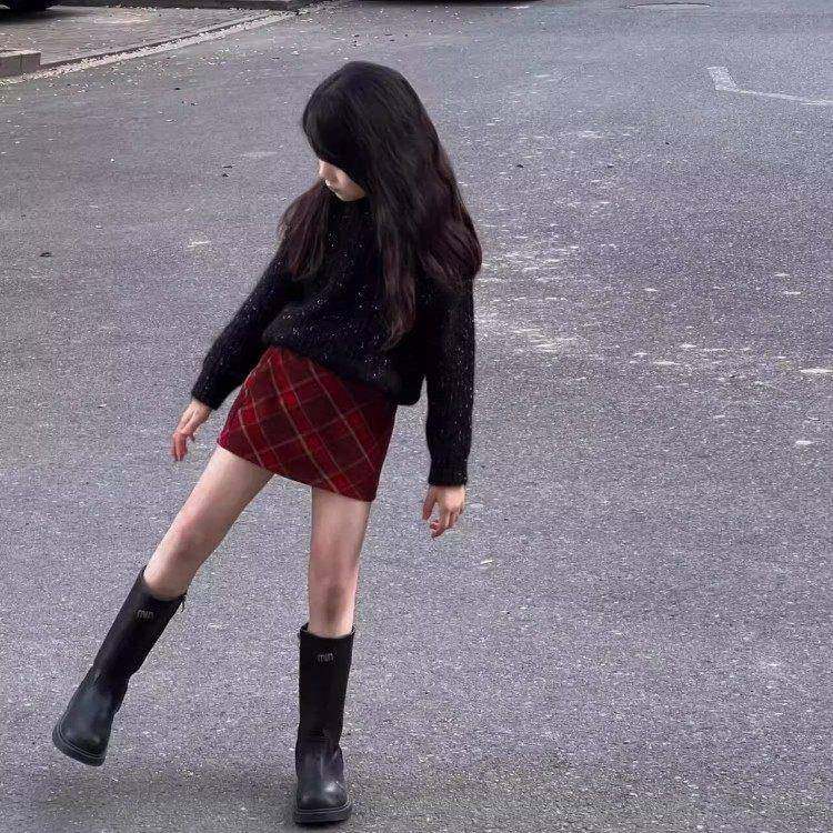 2024女童新款秋冬毛呢红色格纹加绒半身裙9拜年服高腰a字包臀短裙,童装/婴儿装/亲子装,半身裙,淘宝优惠券,粉丝福利购,淘宝优惠卷