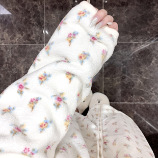 侘町2025新款花束粉丝秋冬加厚雪粒绒睡衣长袖保暖睡袍少女家居服