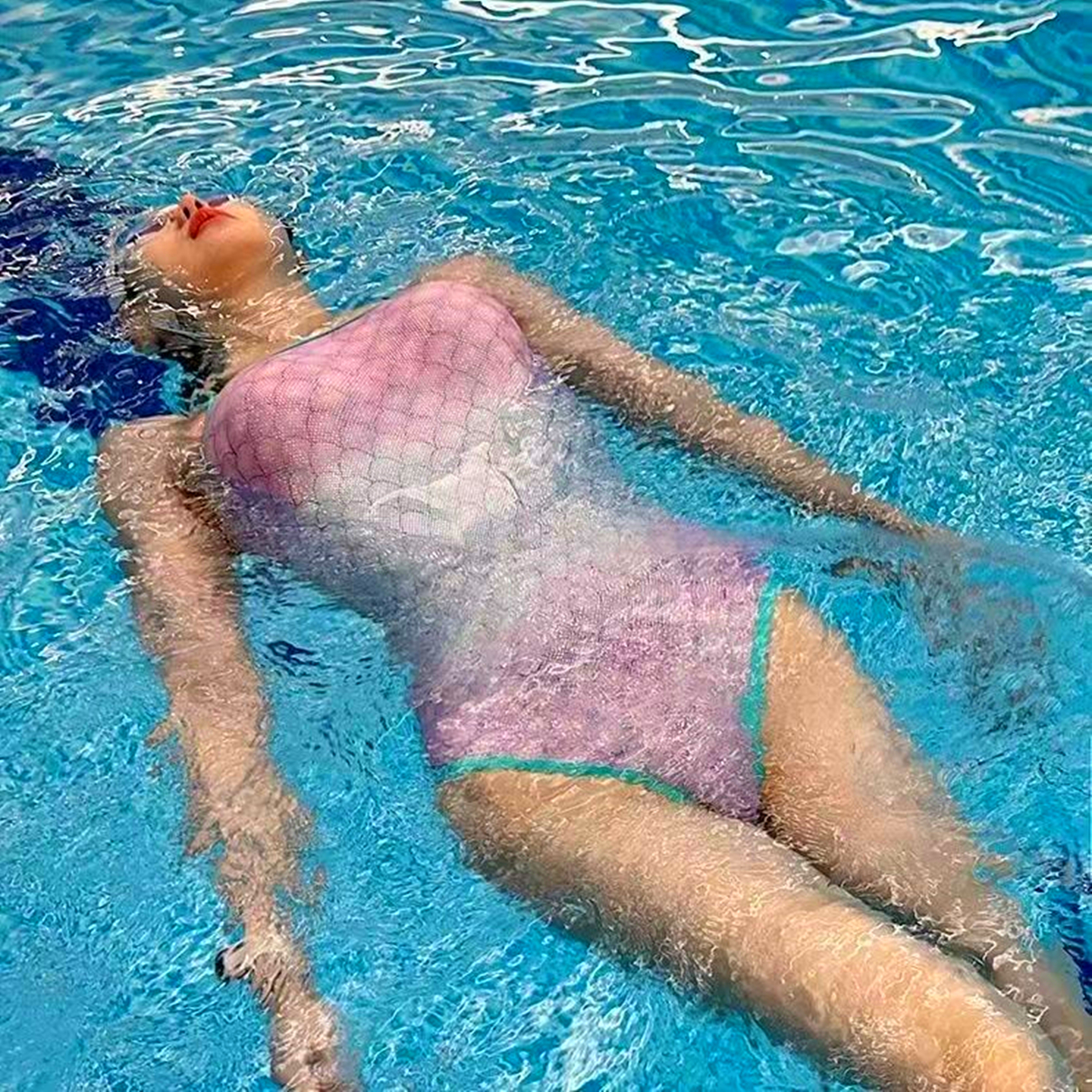 美人鱼幻色鱼鳞专业泳衣