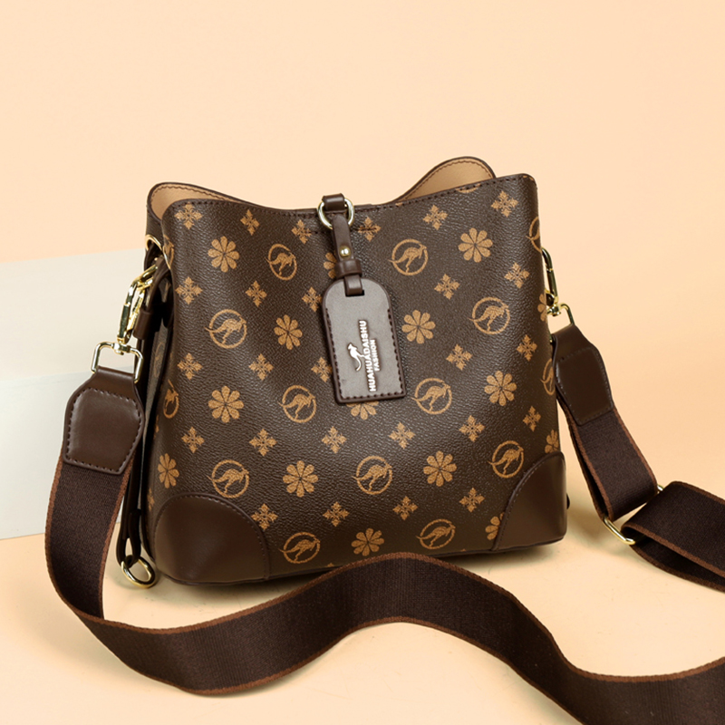 袋鼠2025夏新款水桶包斜挎包