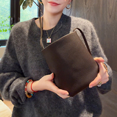 LUNA 拉满宠爱 荔枝纹牛皮水桶包