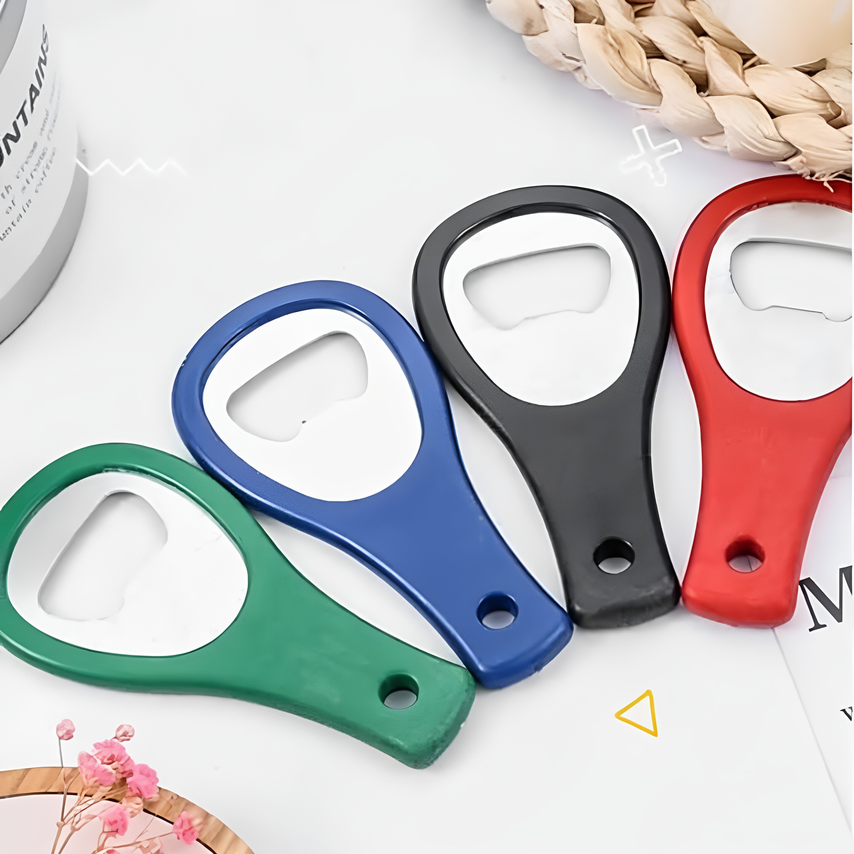 彩色手柄开瓶器便携式啤酒瓶开盖器多功能饮料开启工具家用开酒器