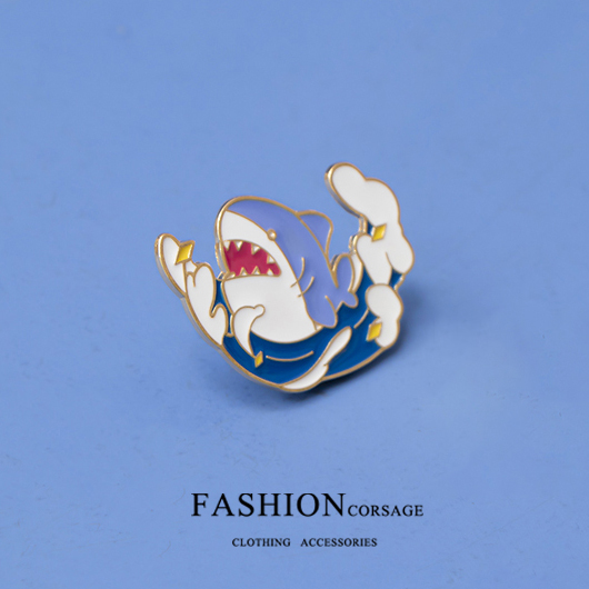 创意鲨鱼胸针日系卡通可爱男女情侣徽章潮服饰包包配饰别针装饰品