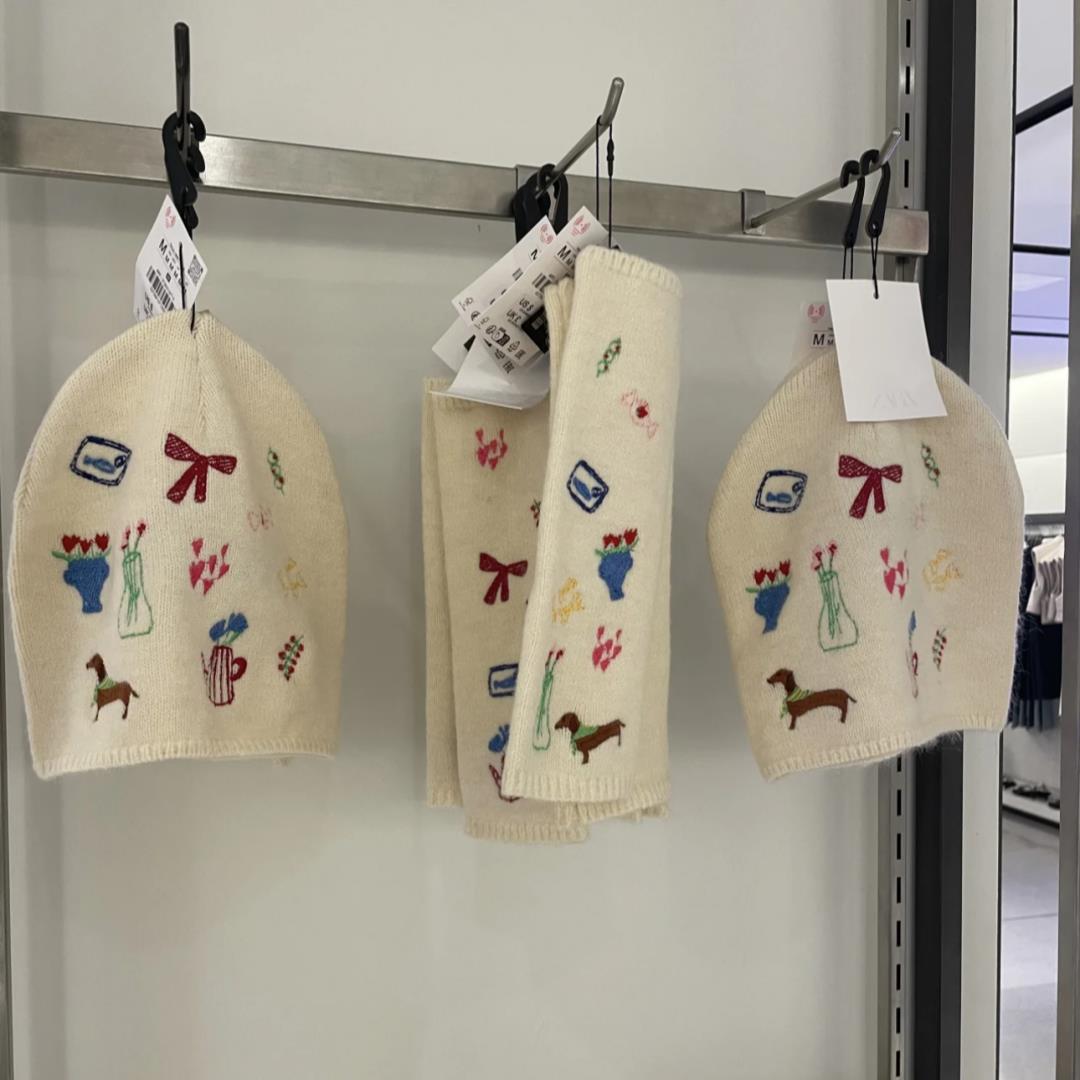 2025秋季新品女装围巾3739205刺绣针织无檐帽3739210 手套3739211