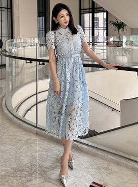 2026年春夏新款女装浅蓝色激光镂空刺绣气质通勤风修身长款连衣裙
