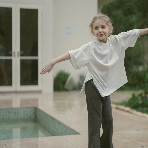 纸片人单开叉卷袖短袖T