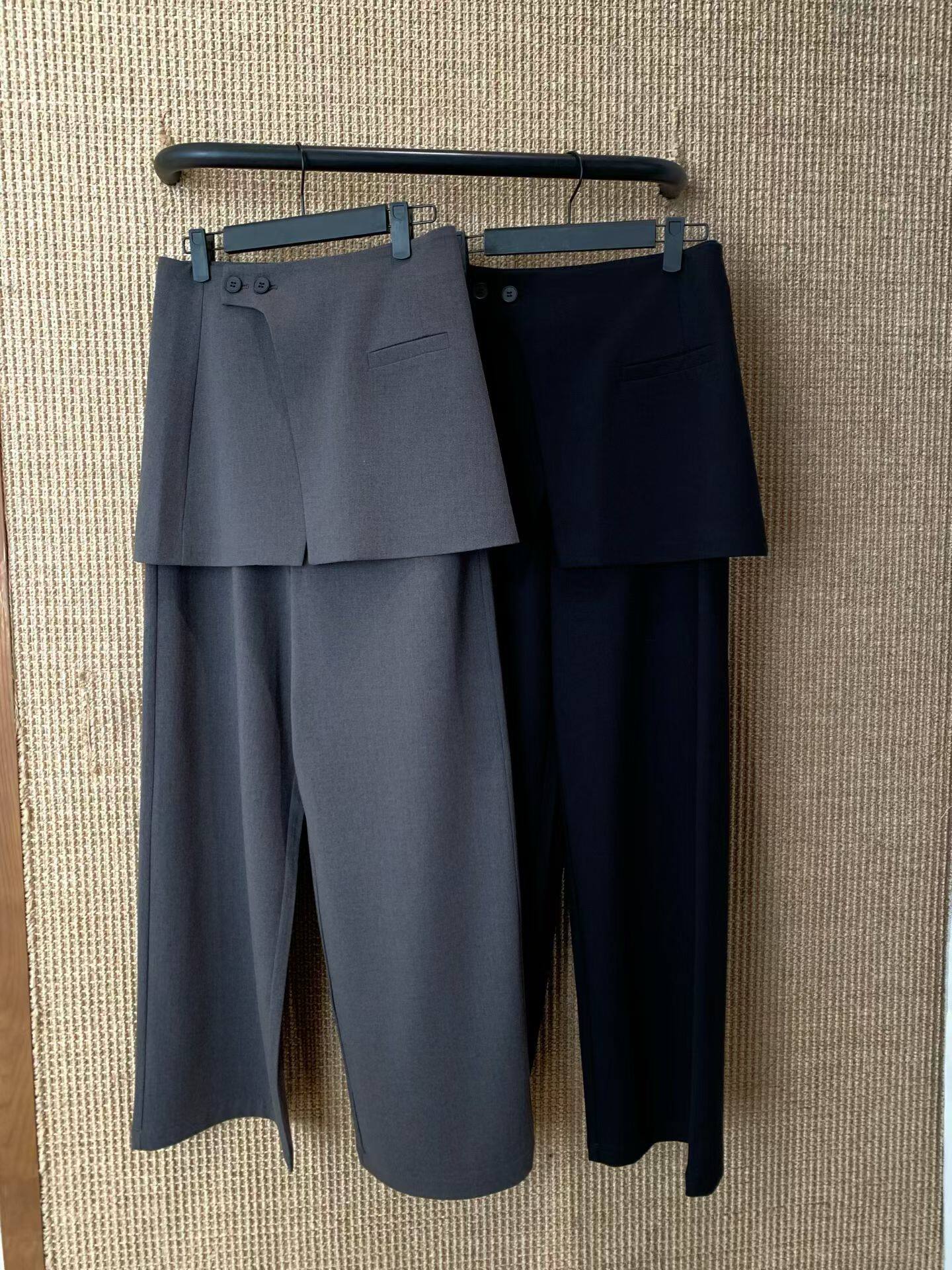 2026春季新款假两件西装裤裙女设计感直筒微喇裤潮十三行原创设计