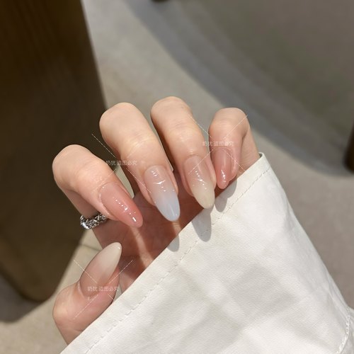 【A云间奶霜】高品质多巴胺裸感渐变纯手工穿戴甲自然高级感显白