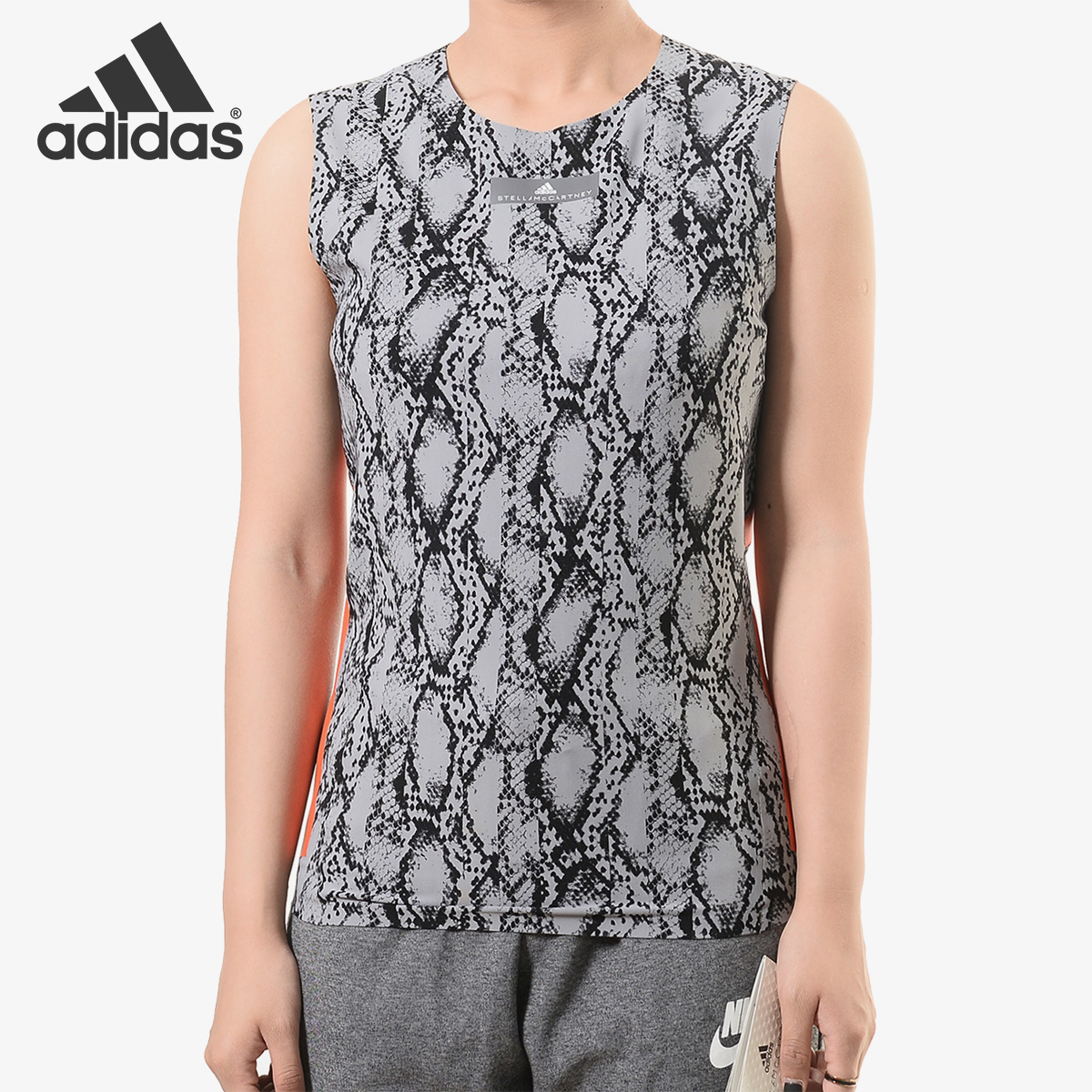 阿迪达斯正品女子透气T恤