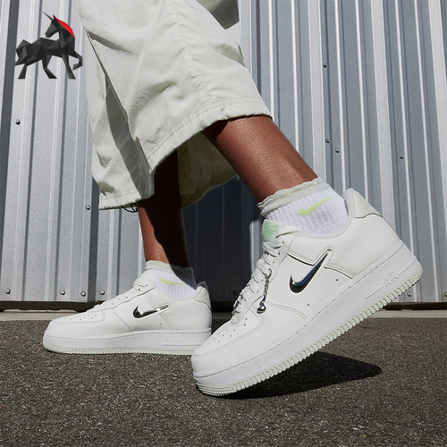 Nike/耐克女士耐磨低帮运动鞋