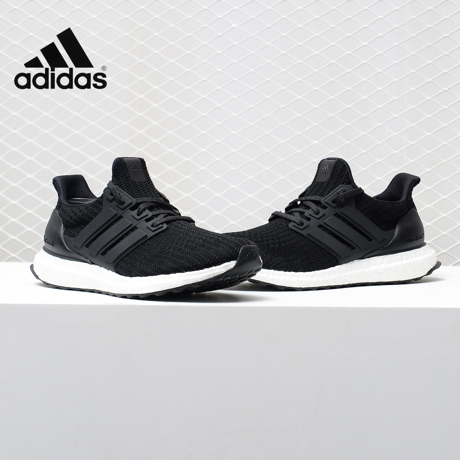 阿迪达斯UltraBOOST男女跑步鞋