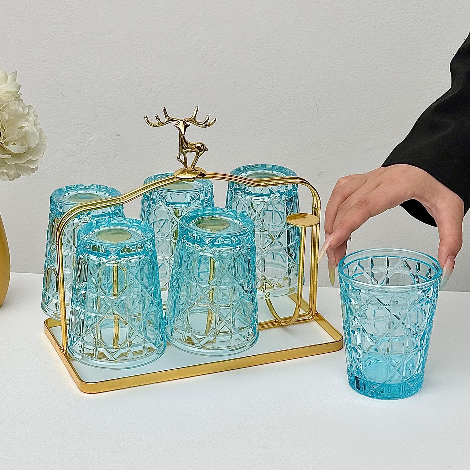 轻奢蓝宝石菱格玻璃威士忌杯