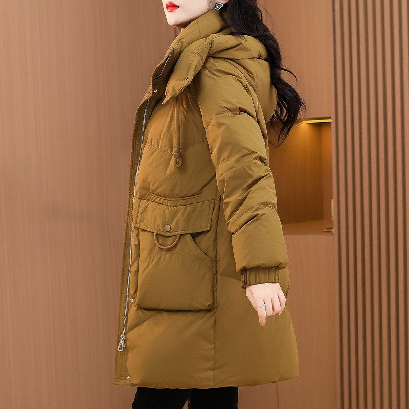 九江平湖羽绒服女款秋冬2026年新款时尚洋气白鸭绒高端品牌中长款