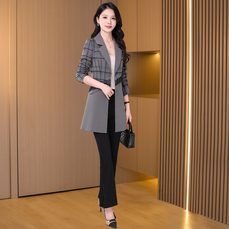 杭州意法小香风衣外套女2026春秋新款高级感妈妈高端品牌中长格纹