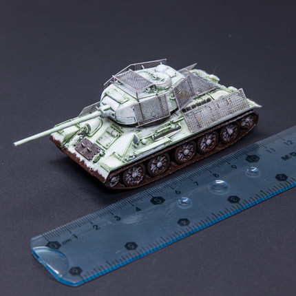 威龙 63222 苏联T34坦克 T-34/85 钢丝床装甲 冬季涂装版 完成品