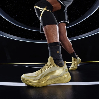 李宁男子缓震低帮伽马篮球鞋金乌