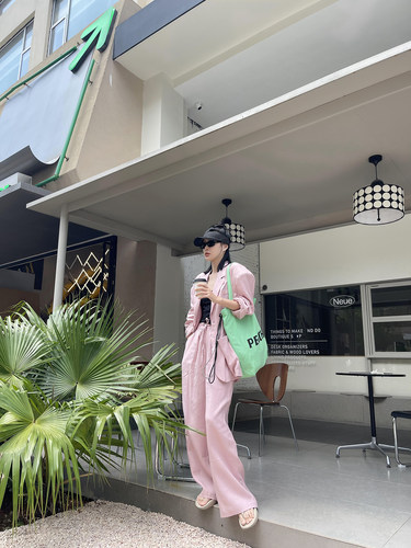 简约大牌少女粉西装长腿裤套装