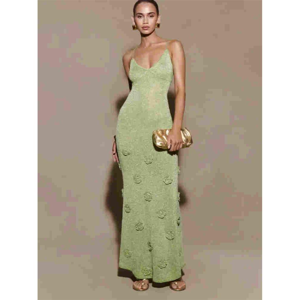 欧美针织吊带立体花朵深V领沙滩连衣裙女Deep V-neck beach dress