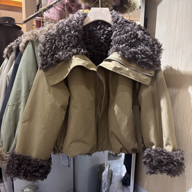 欧韩高级感大翻领派克服女2025冬新款羊羔毛两面穿棉服棉衣短外套