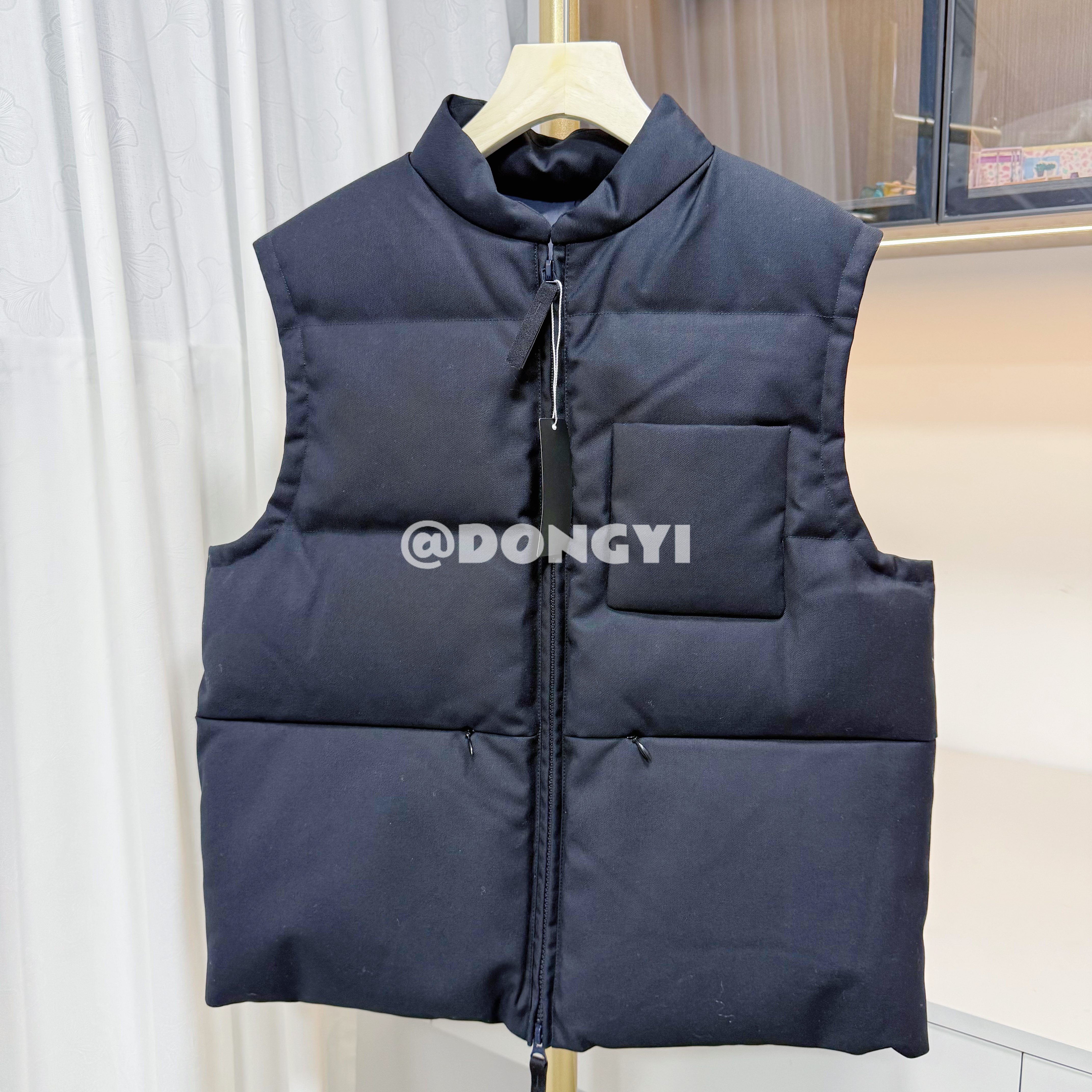 【DY】胸口单口袋羽绒马甲两侧拉链背后松紧箱型羽绒背心减龄显瘦