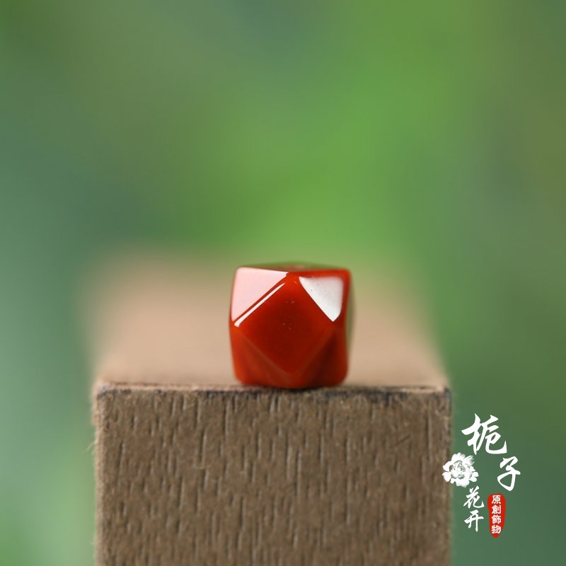 天然红玛瑙八面棱单珠9mm
