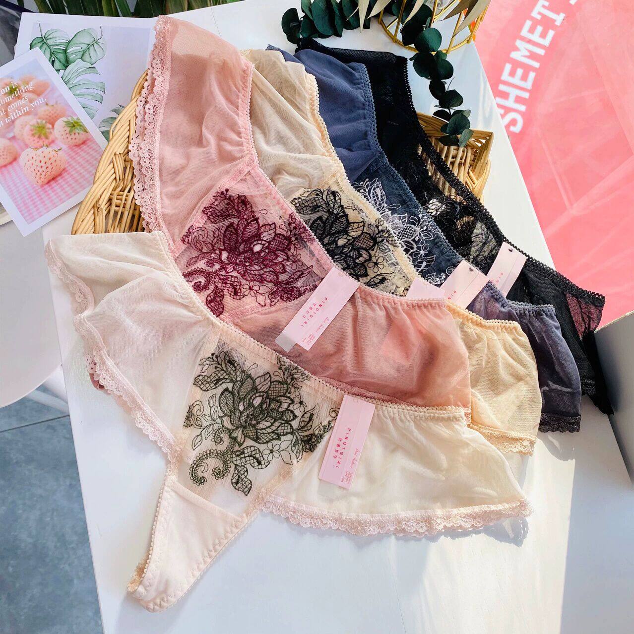 比诺女子大码性感刺绣蕾丝边透气网纱小裙子女士中腰丁字诱惑内裤