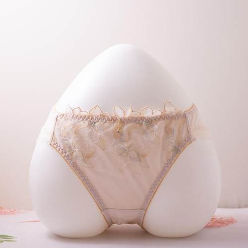 日系甜美可爱少女刺绣花朵女