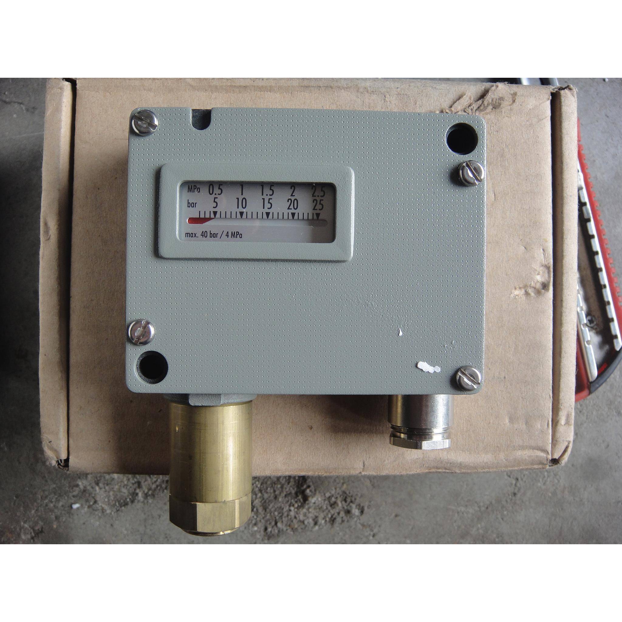 德国TRAFAG 压力开关 900.2380.907 0-25BAR