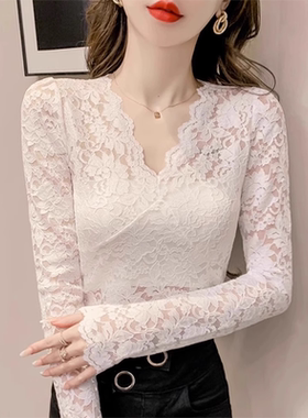 白色V领镂空蕾丝打底衫女秋冬性感花边内搭小衫修身显瘦洋气上衣