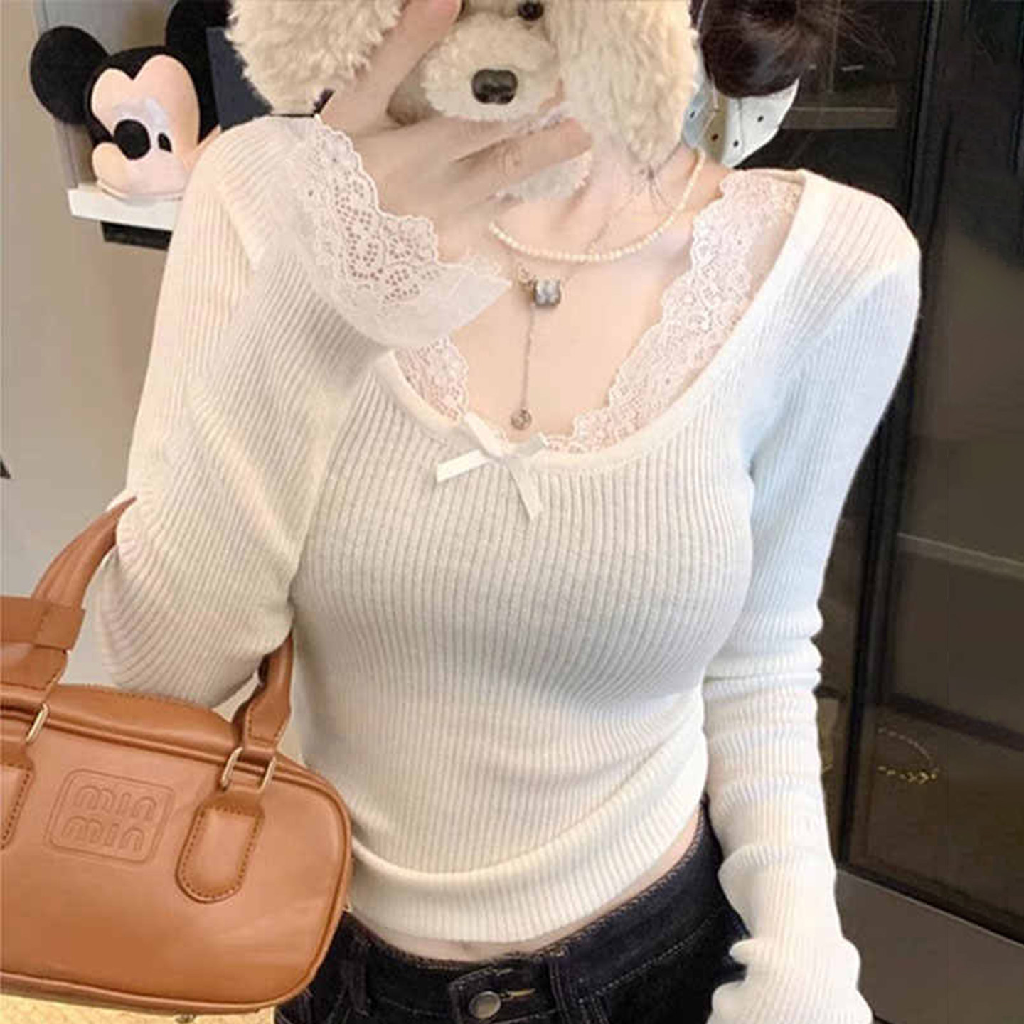 白色蕾丝边u领针织衫女2025秋冬穿搭纯欲修身chic内搭长袖打底衫