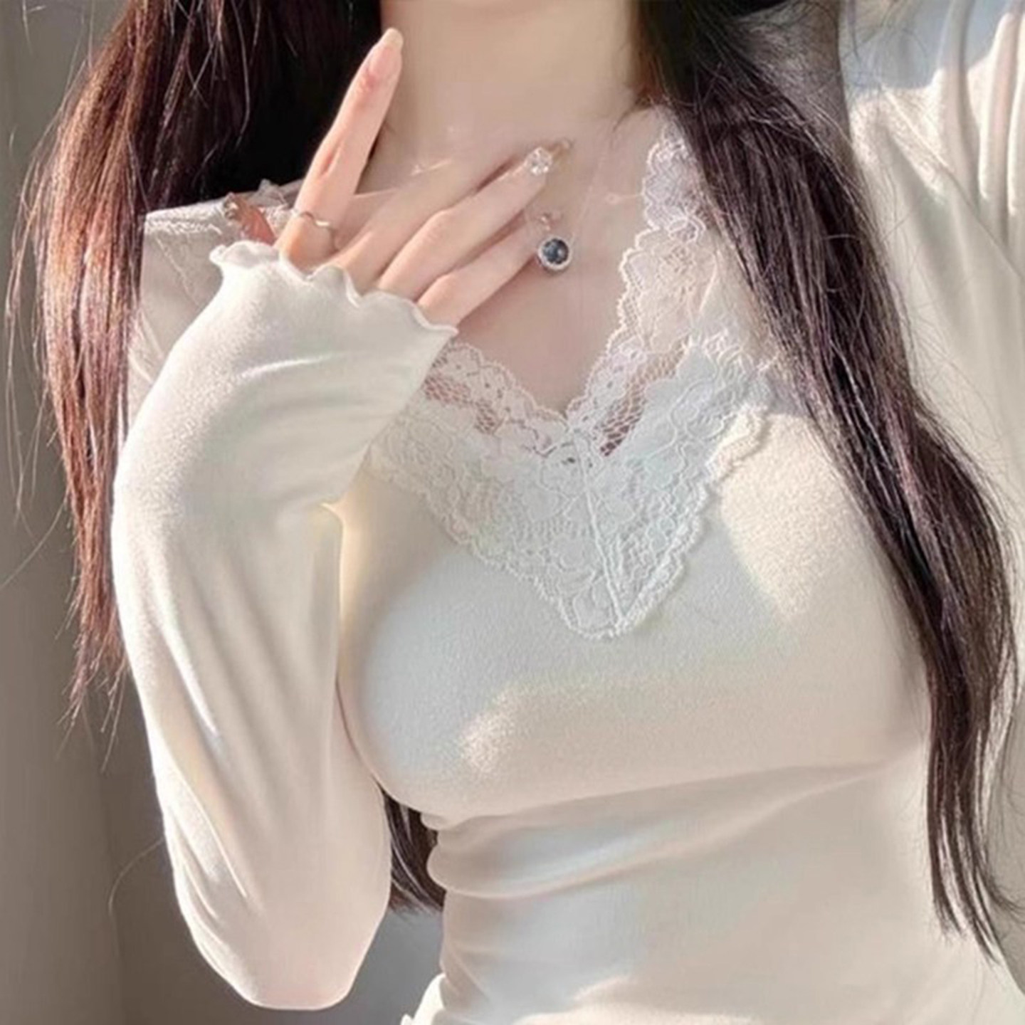 法式纯欲风蕾丝白色V领打底衫