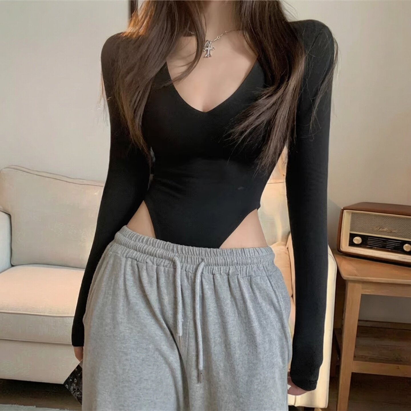黑色V领性感连体衣辣妹打底衫