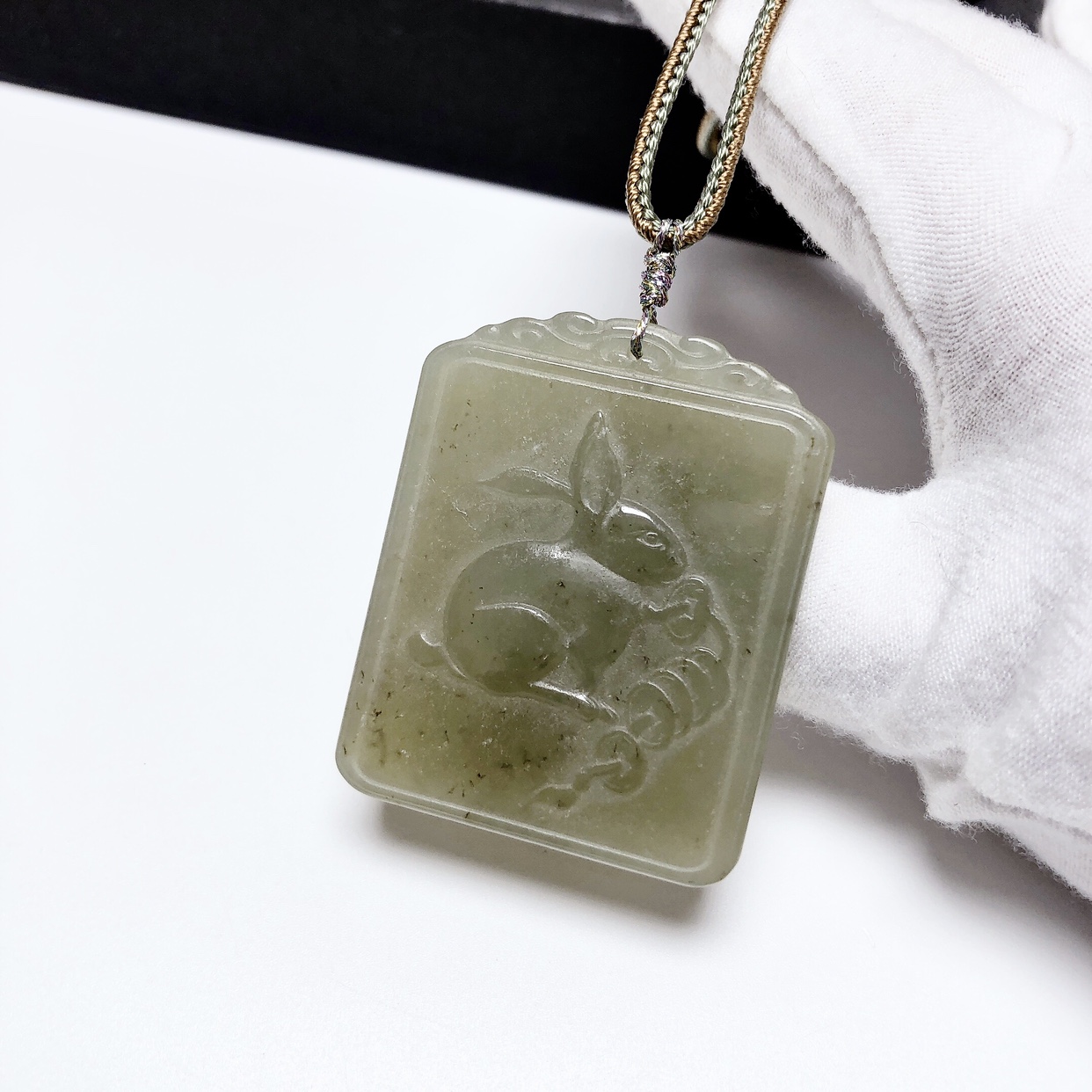 D721# 天然和田玉生肖兔无事牌吊坠47.3*37.6*8mm