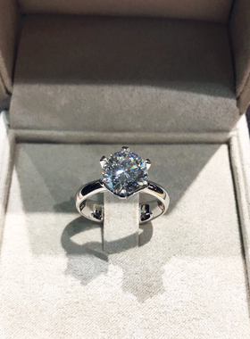福大生白18K金钻石戒指女正品1克拉70分定制女戒求婚结婚铂金钻戒
